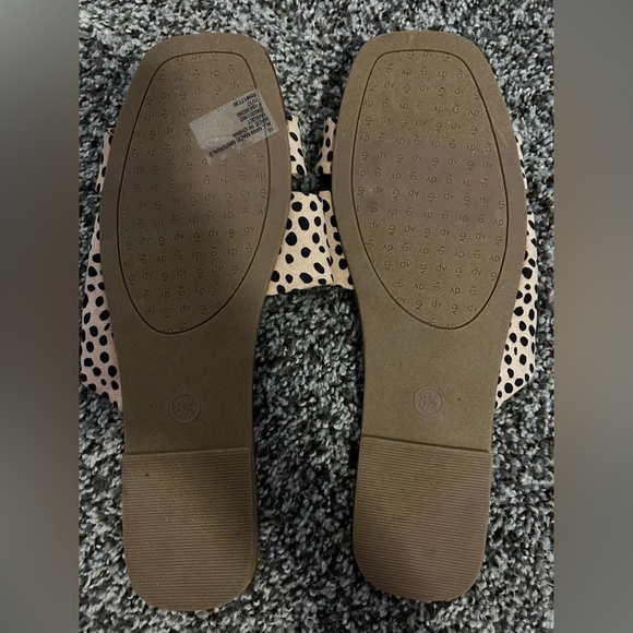 DV by Dolce Vita Sandals - Picture 2 of 2